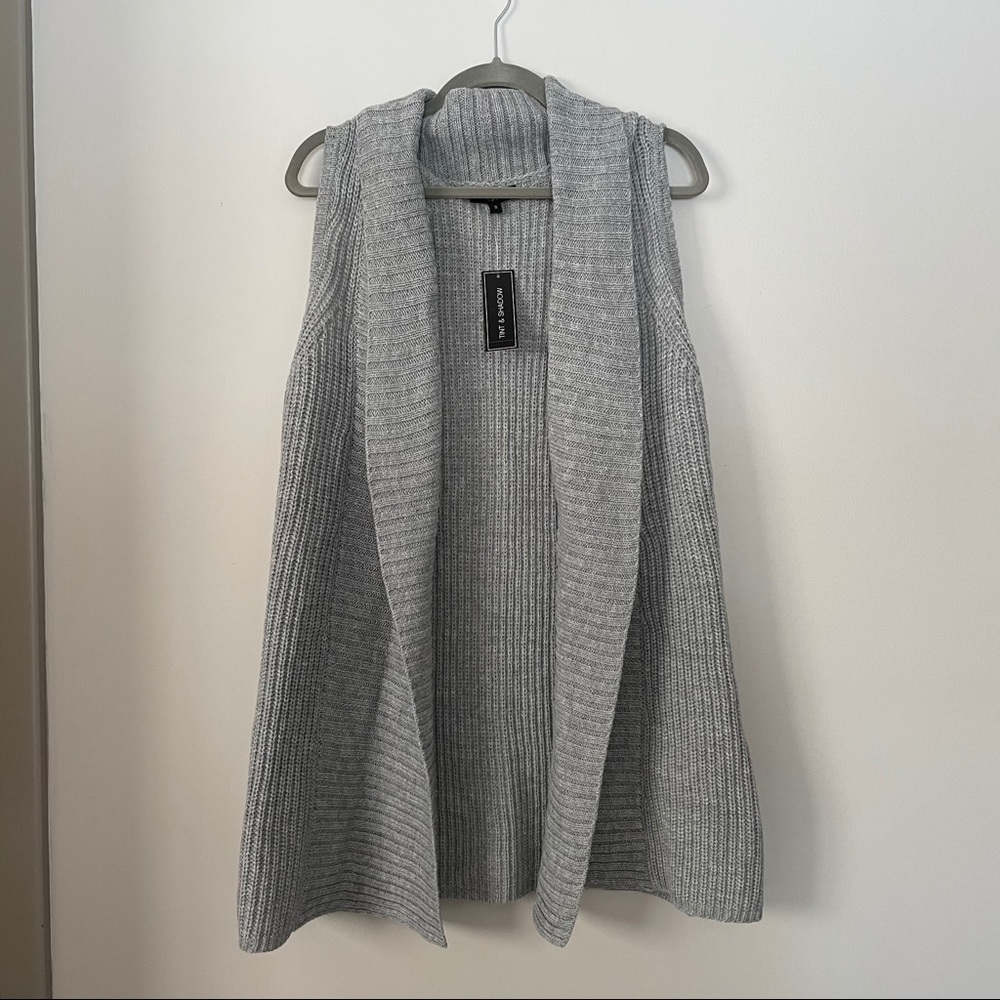 NWT Long Sleeveless Sweater Cardigan